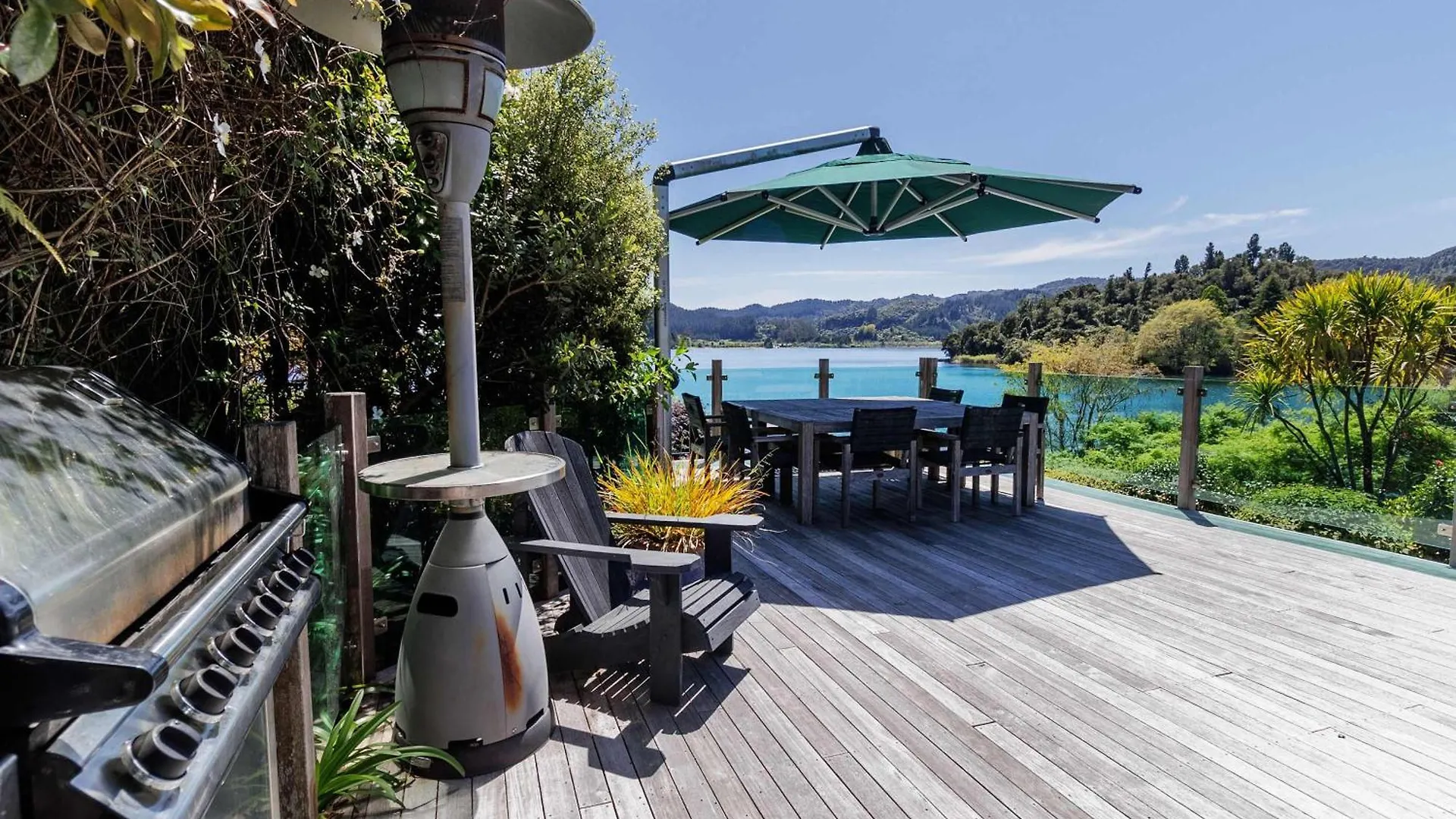 The Bach - Luxury Waterfront Living With Spa Pool 로토루아 0*,