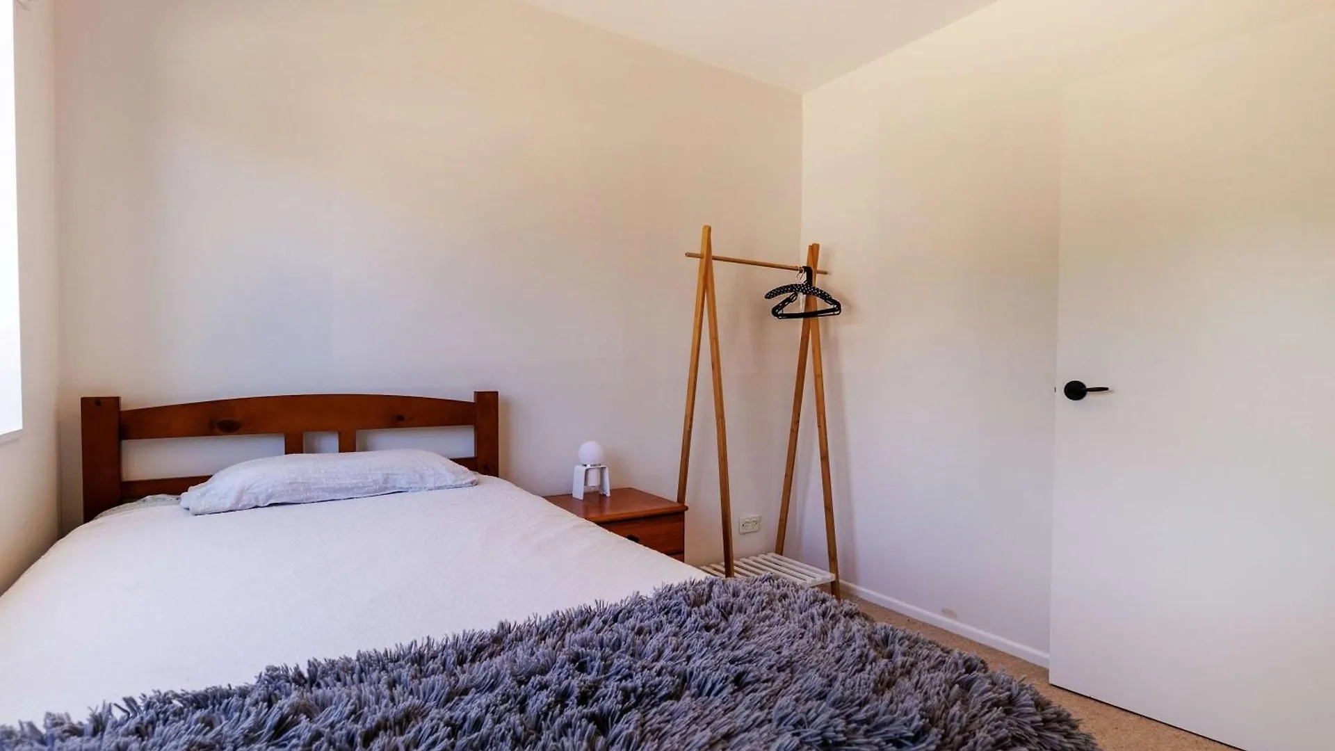 The Bach - Luxury Waterfront Living With Spa Pool Rotorua Neuseeland